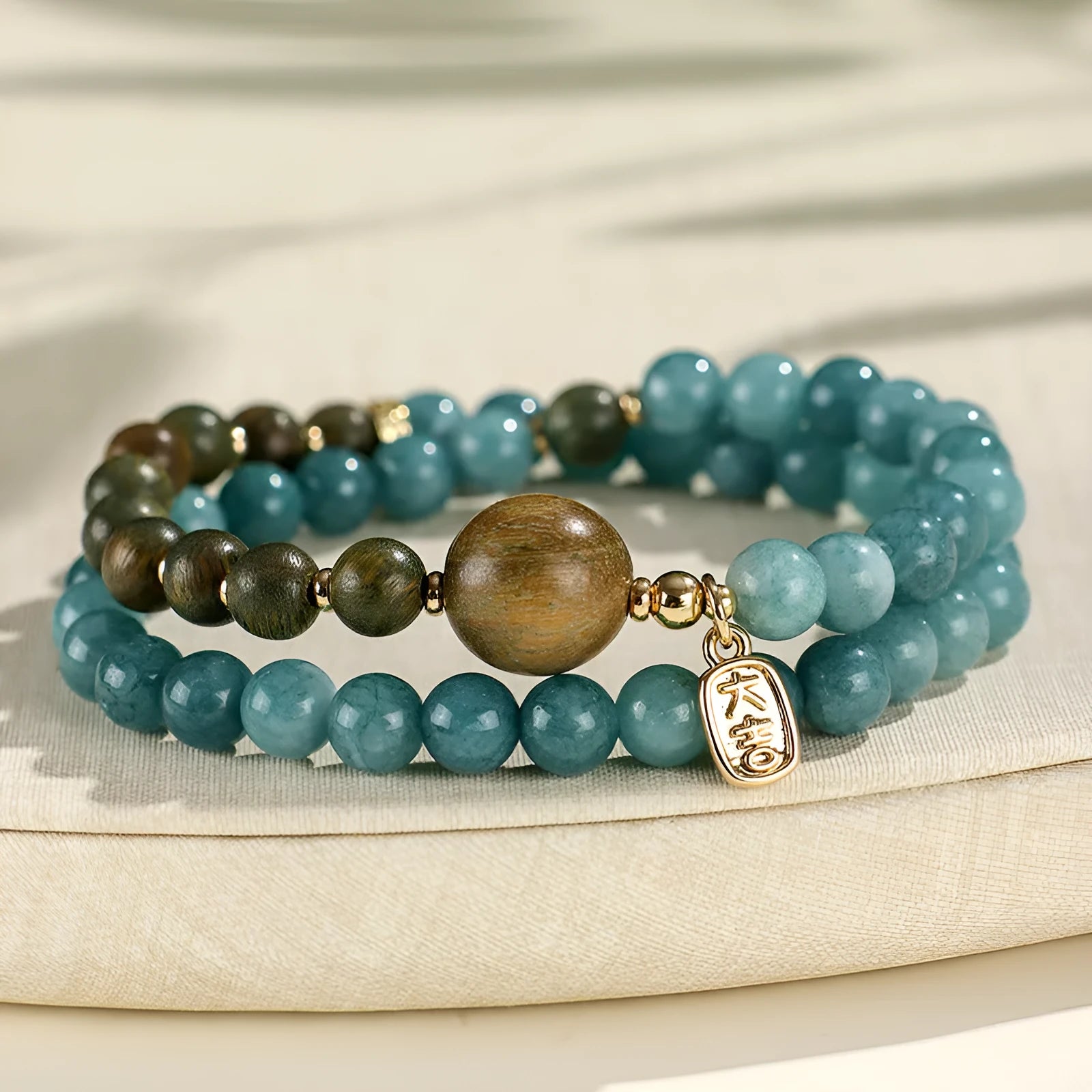 Blue gold sandalwood beaded bracelet for women with New Chinese style design and mixed materials