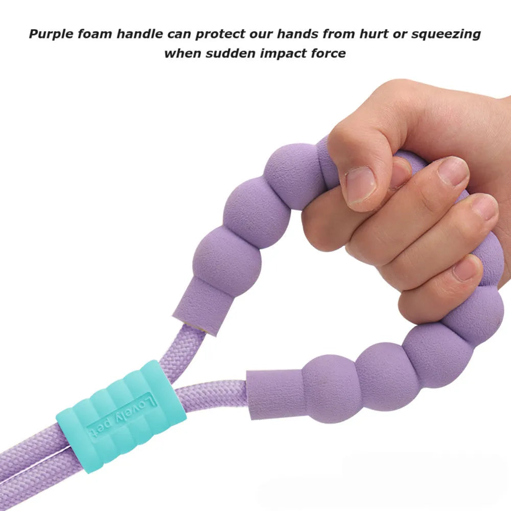 Dog traction rope leash with anti-slip foam handle measuring 140cm in length