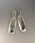 Geometric alloy earrings with two-colour marble pattern on simple drop design