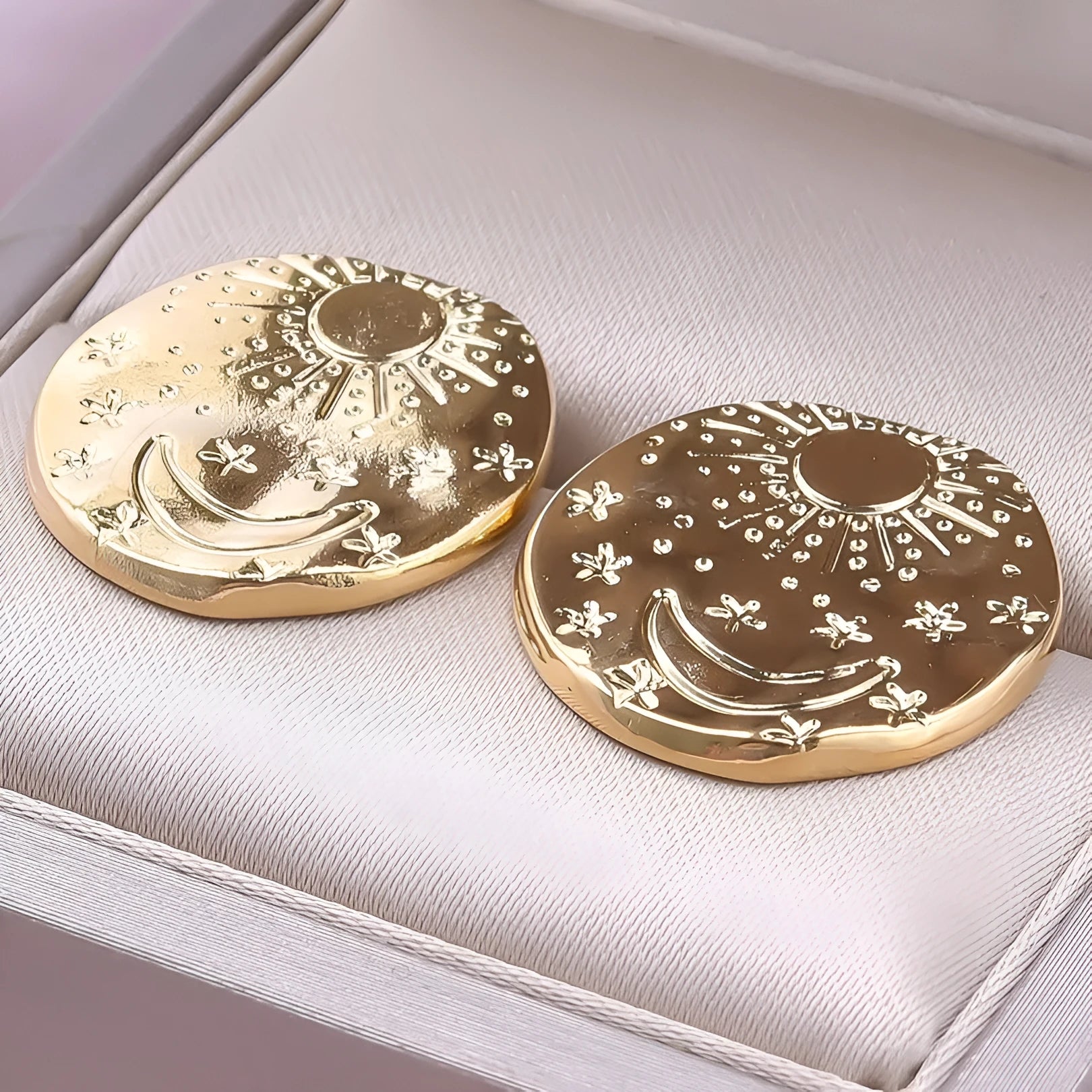 Stainless steel geometry shell stud earrings with electroplated gold or silver finish
