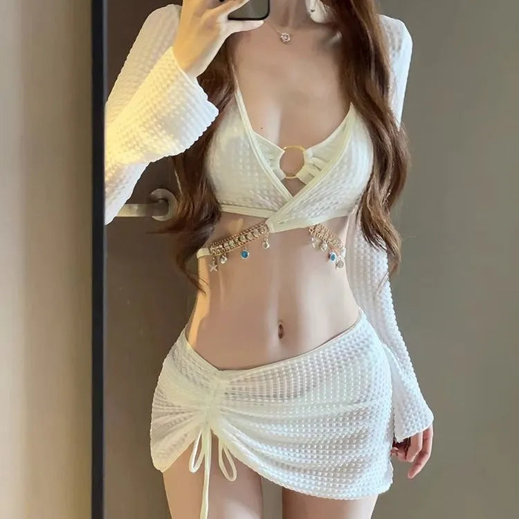 Women's black long sleeve bikini swimsuit for swimming and hot spring use