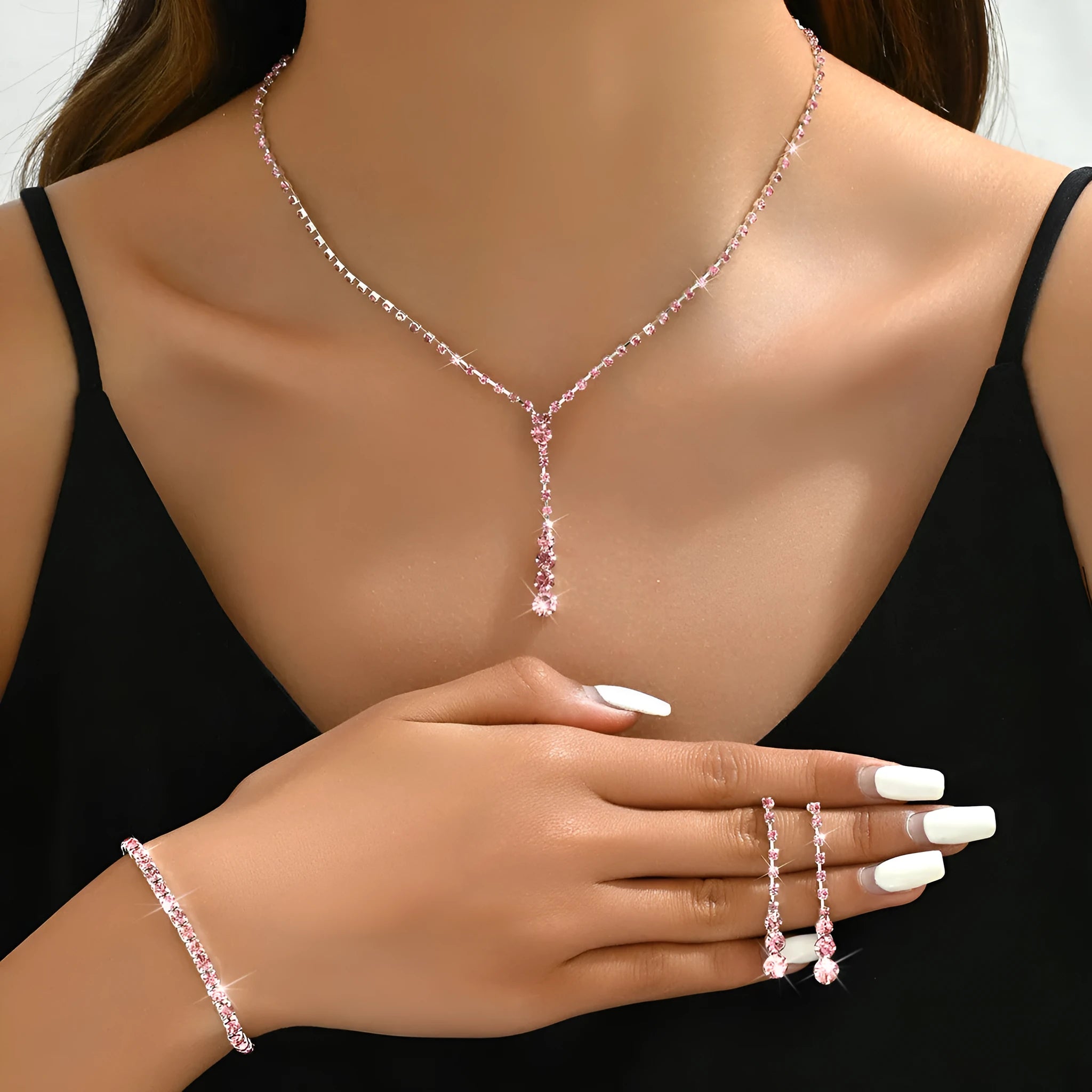 Women's bridal jewellery set with rhinestone heart pendants on snake chain