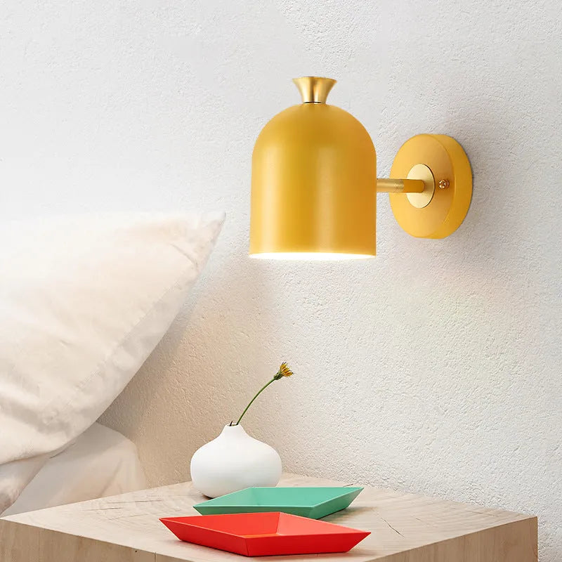 Single-head aluminium LED wall lamp with mirror front in choice of four colours