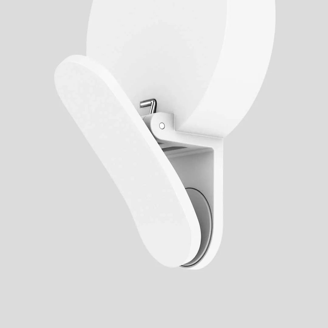 White selfie fill light with LED array and dimming switch for mobile phone photography