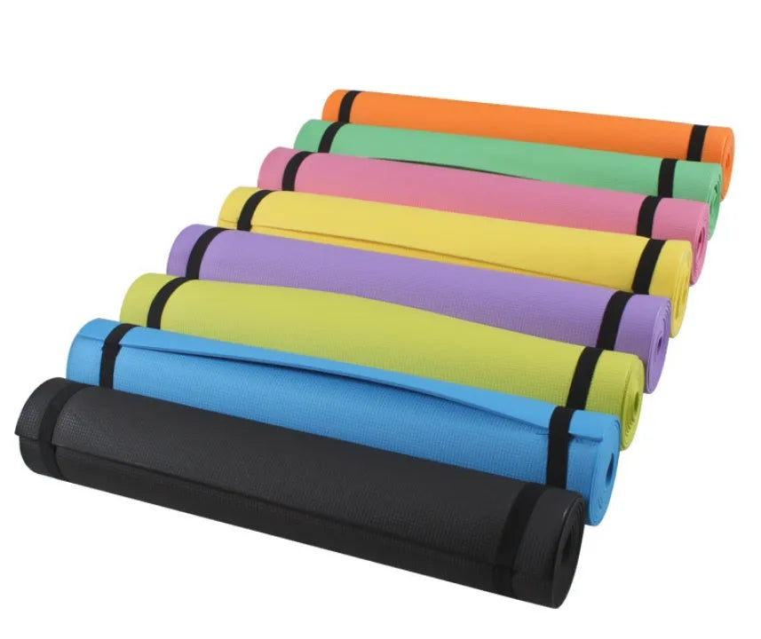Red EVA fitness yoga mat showing thickness options of 4mm and 6mm on a wooden floor