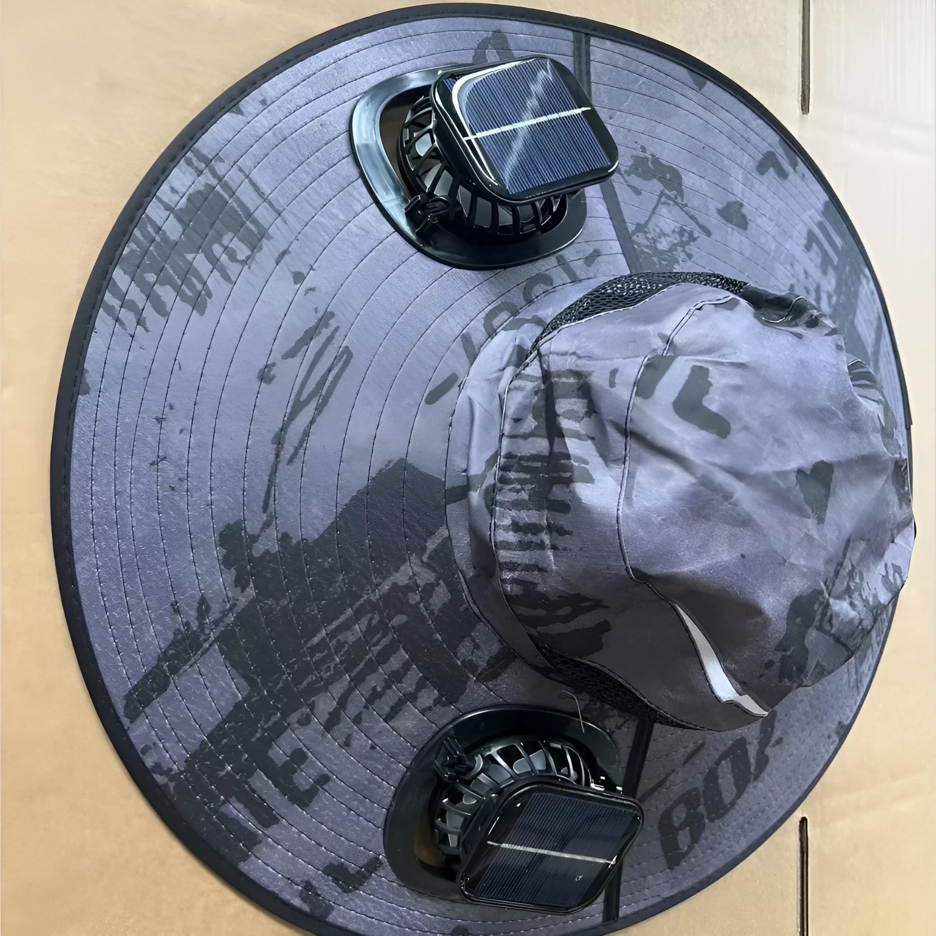 Men's grey solar fan cap with wide brim and integrated cooling fans