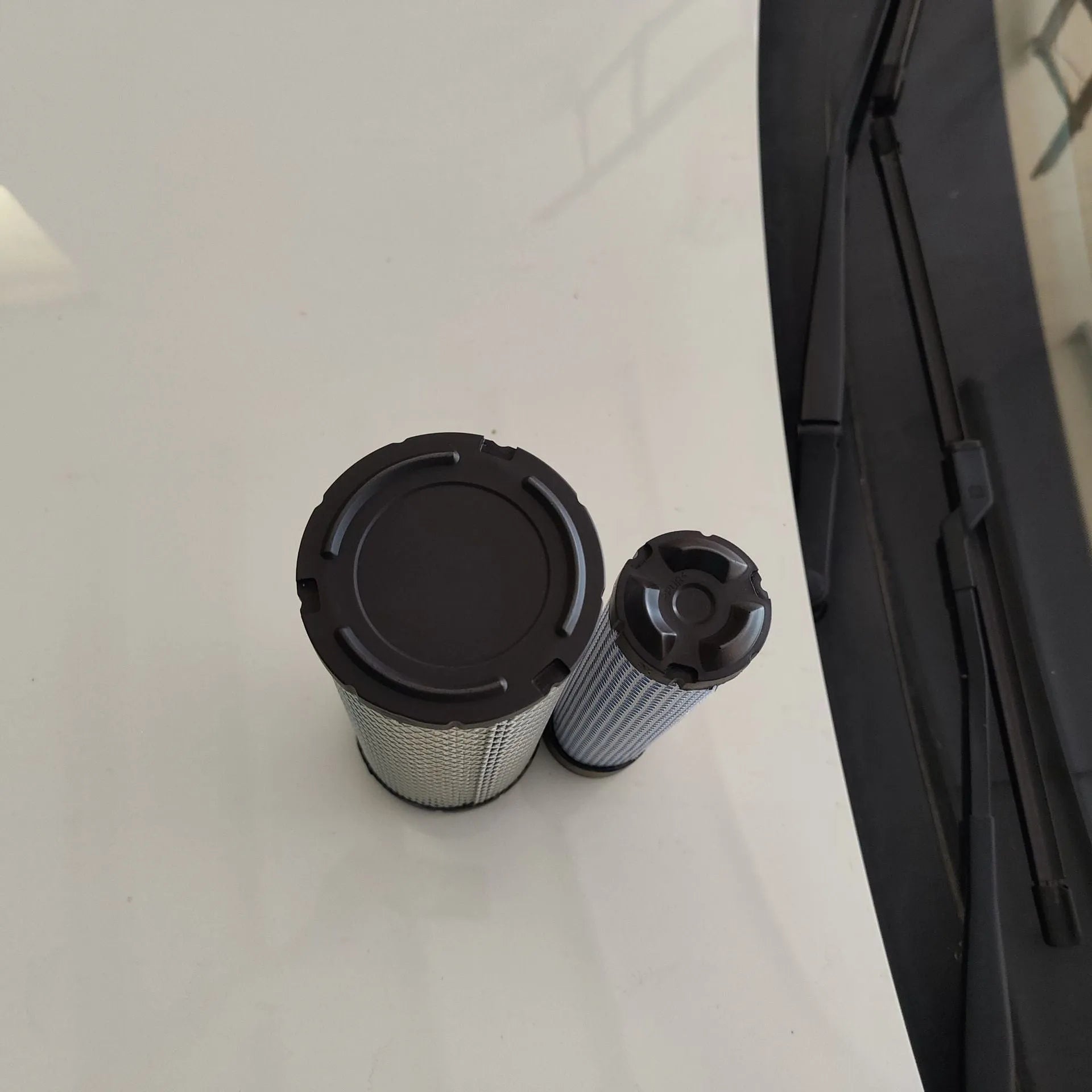 Donaldson 1027 air filter with G057513 elbow showing folding filter element construction