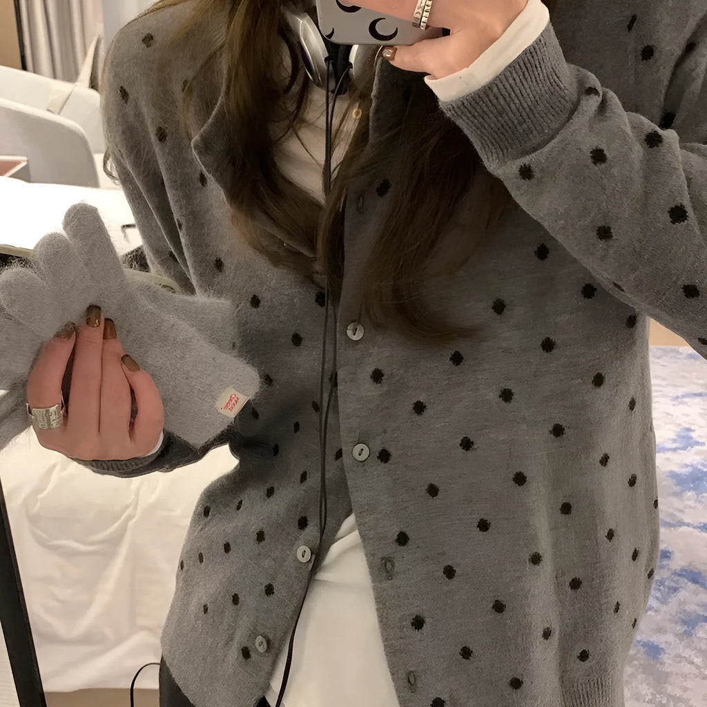 Women's Korean-style grey knitted cardigan with crocheted floral details and long sleeves for autumn wear
