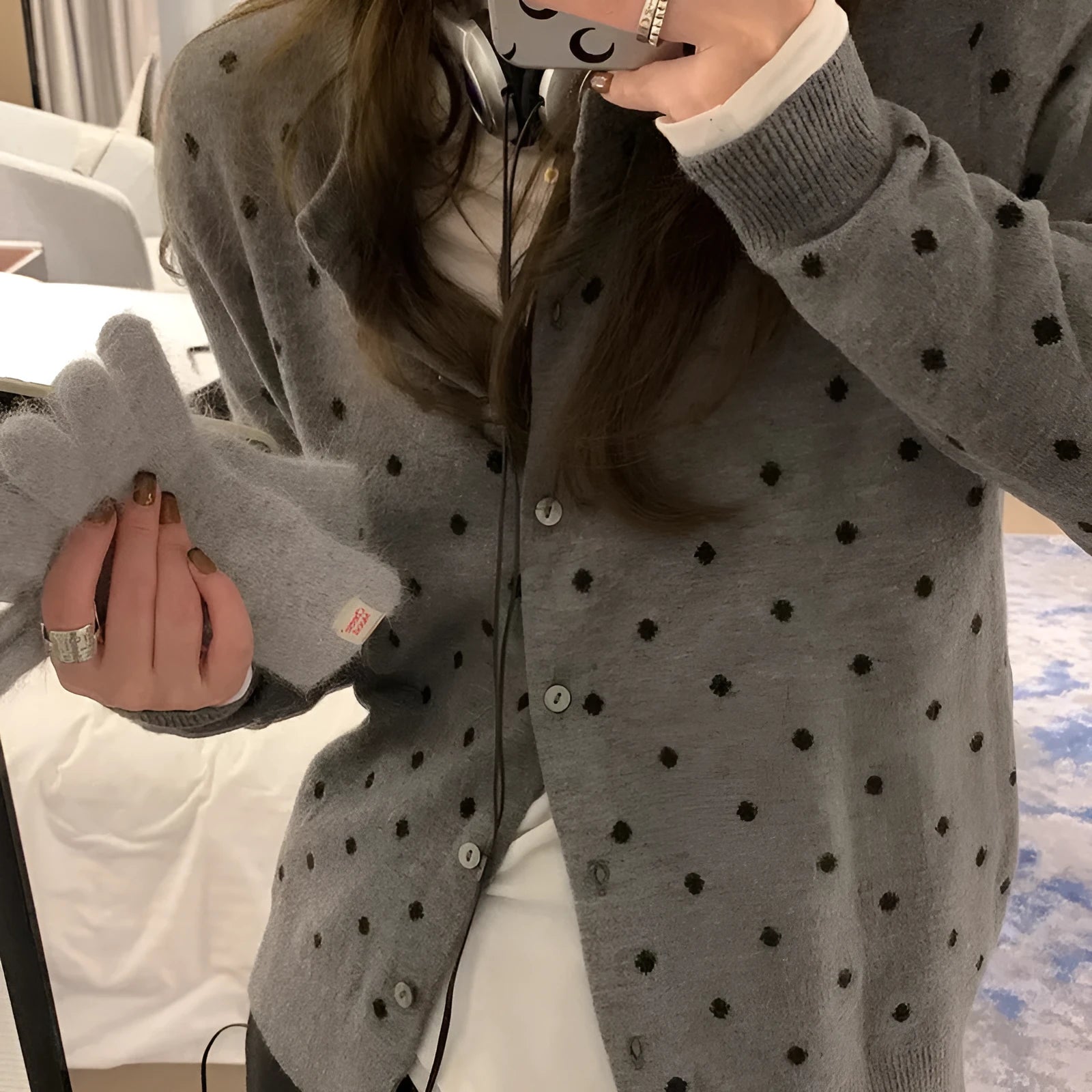 Women's Korean-style grey knitted cardigan with crocheted floral details and long sleeves for autumn wear