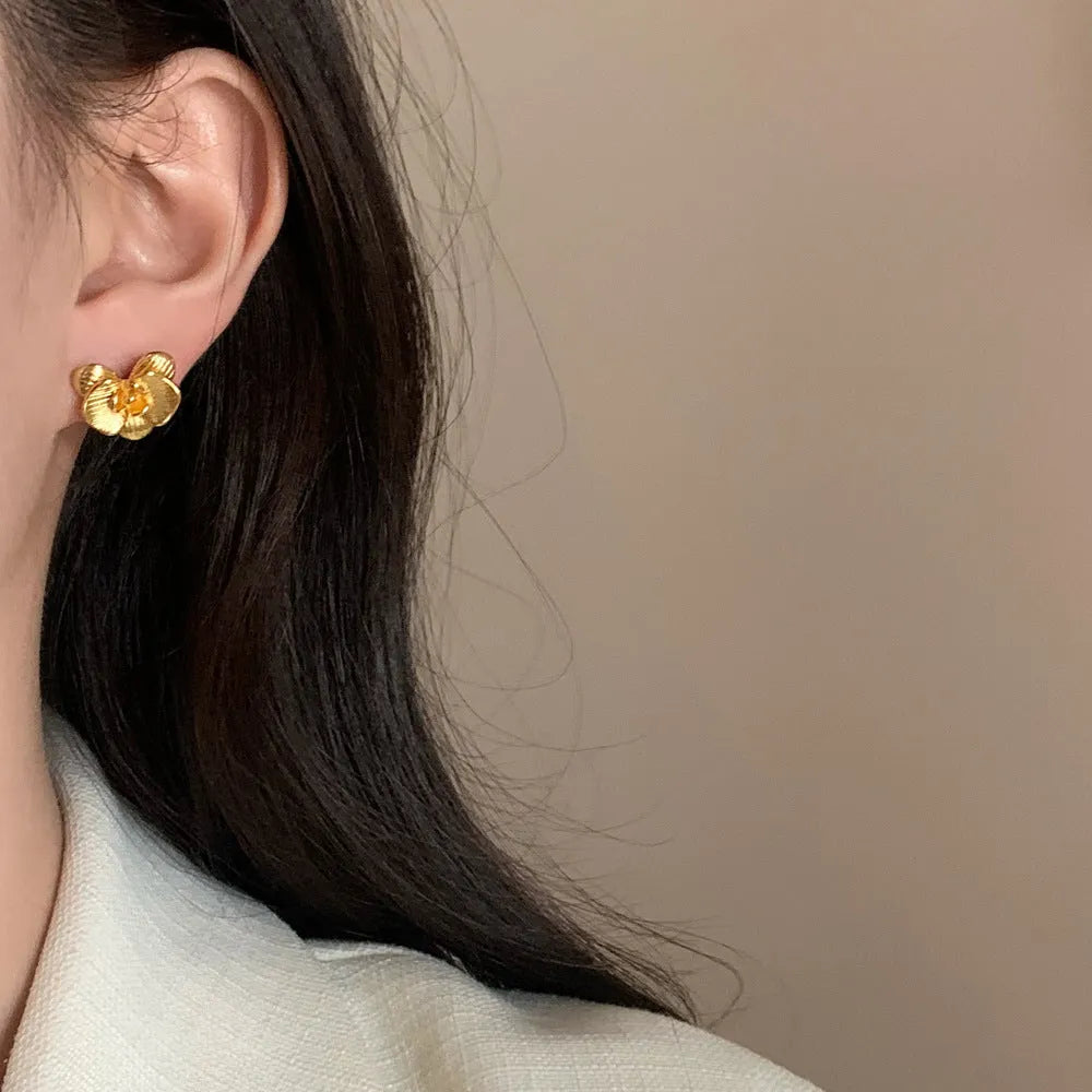 Copper flower earrings with electroplated gold or silver finish in retro style