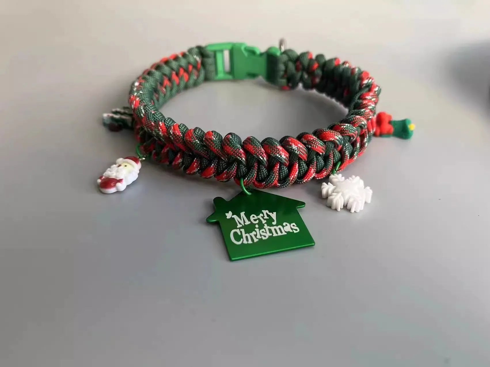 Green rope and chain dog leash with POM release buckle shown in L size