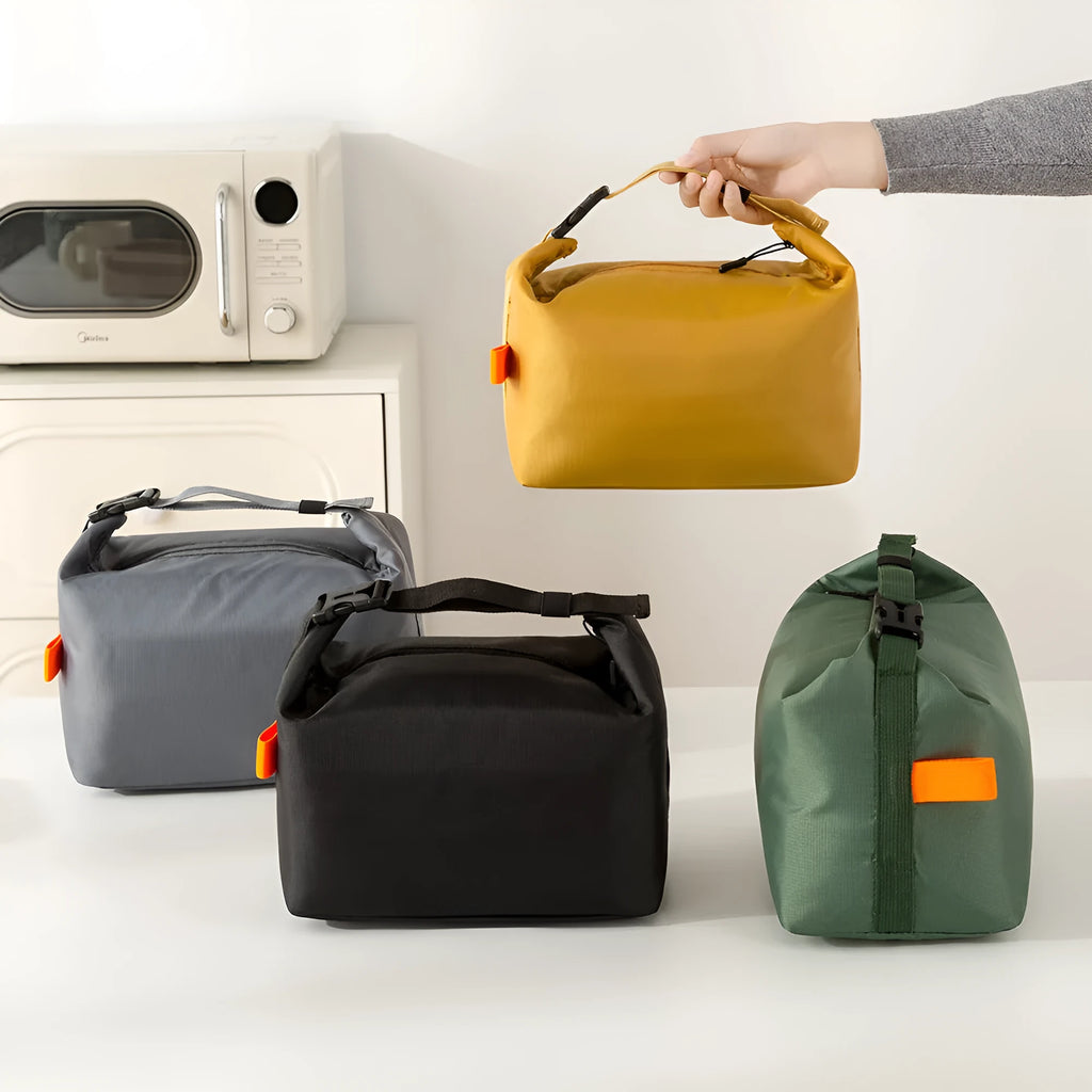 Japanese-style insulated lunch bag in Oxford cloth with thermal storage properties