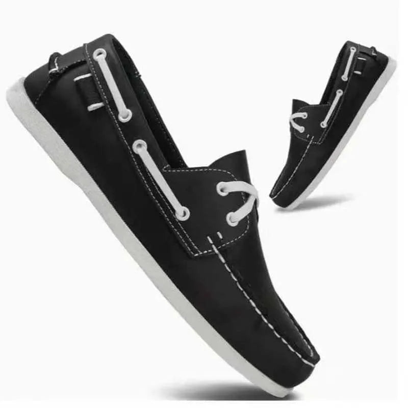 Men's British-style casual shoes in black with round toe and flat heel