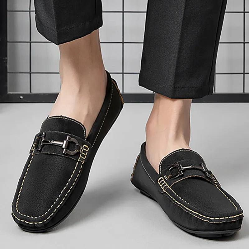 Men's beige casual slip-on shoes made from two-layer cowhide leather with a round toe and rubber sole.