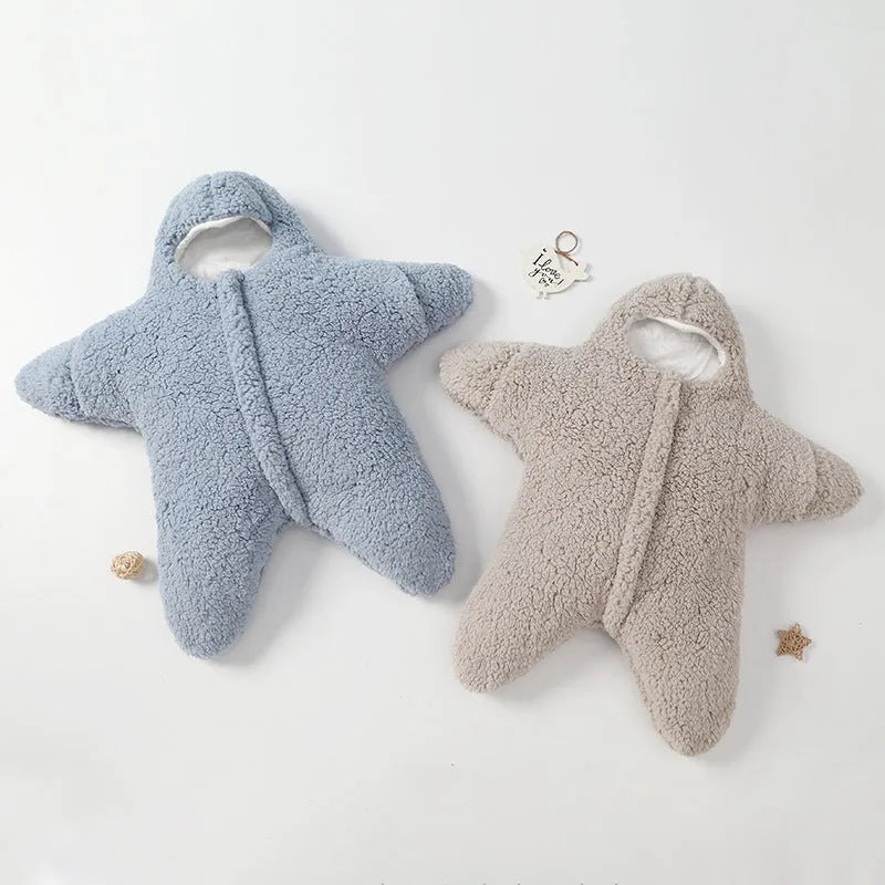 Baby starfish lamb velvet sleeping bag in pink colour with hood and zip opening