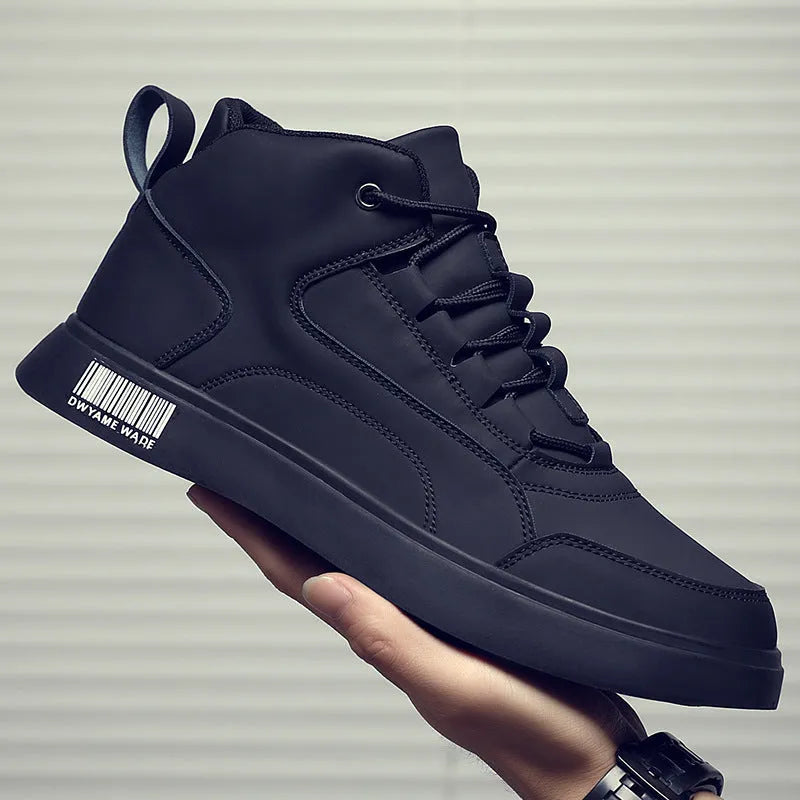 Men's white and black mid-top casual board shoes with lace-up front and rubber sole