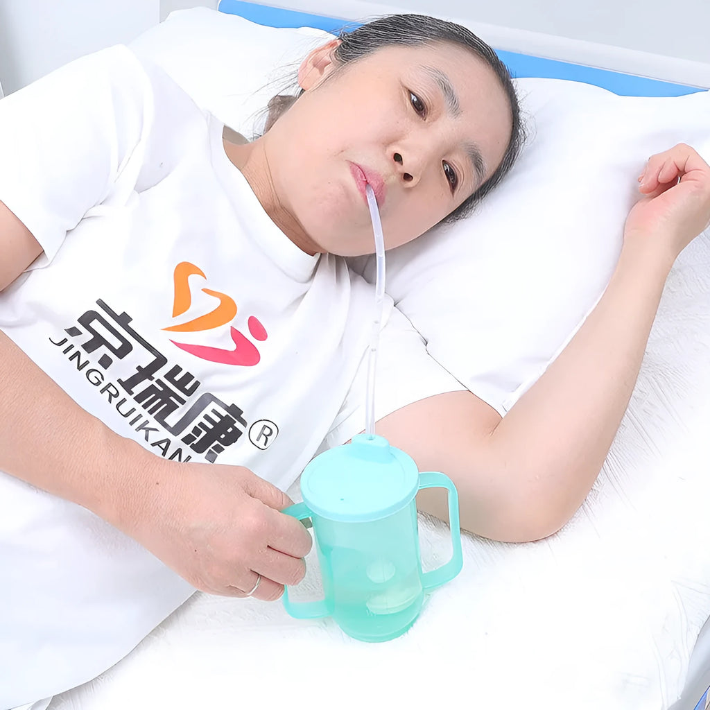 Adult choke-proof drinking cup with handle and lid in PP material for elderly and pregnancy care