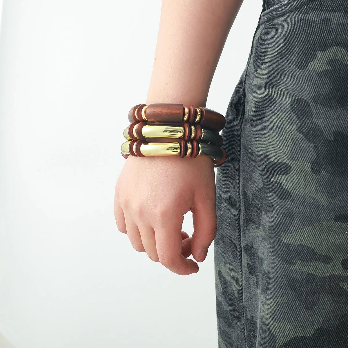 Multi-layer wooden necklace and bracelet set with alloy chain and round elements