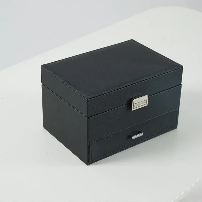 Hard-sided PU leather jewellery box in beige colour, dimensions 22.5x15.5x14cm.
