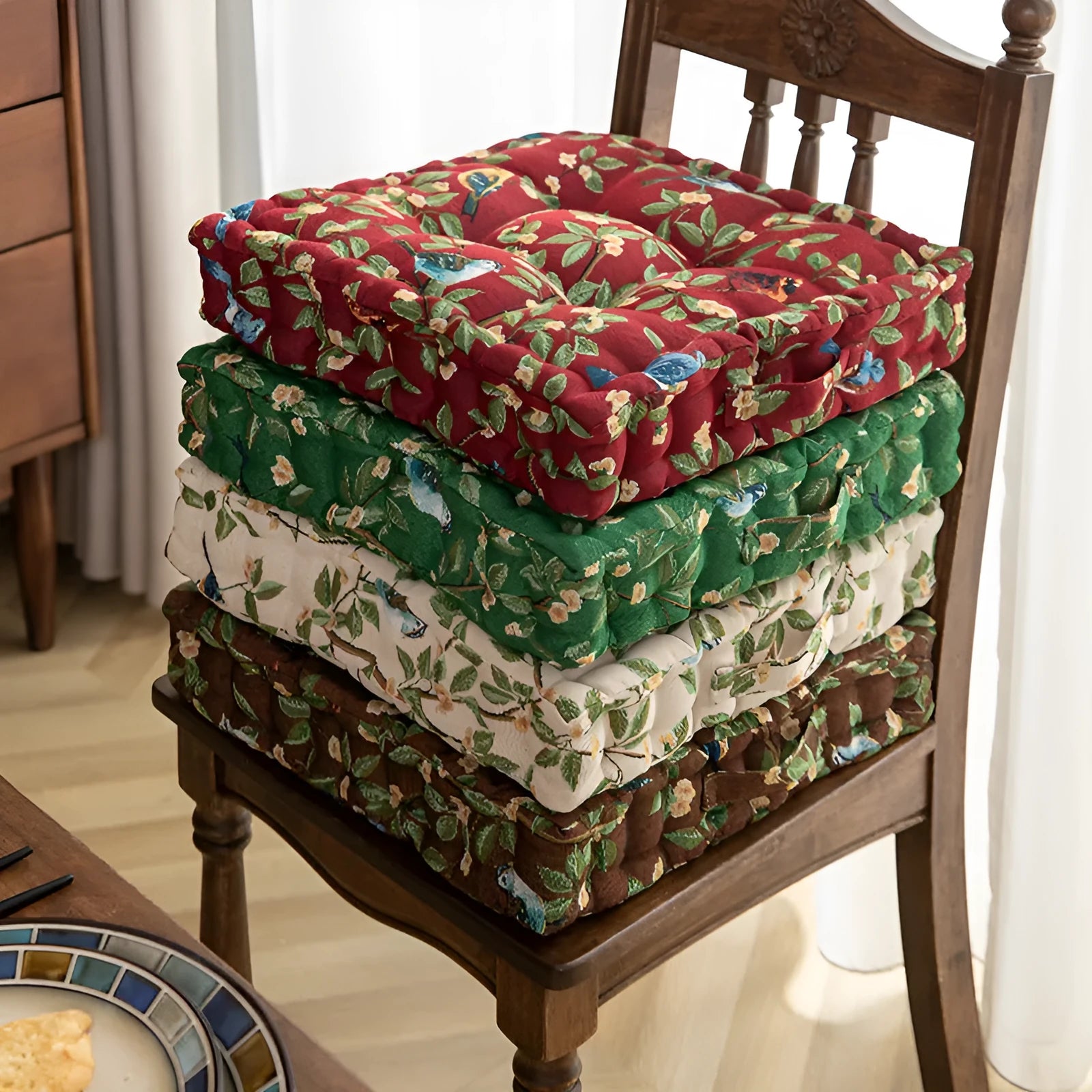 American-style square dining chair cushion with floral pattern, measuring 40cm by 40cm with 8cm thick filling