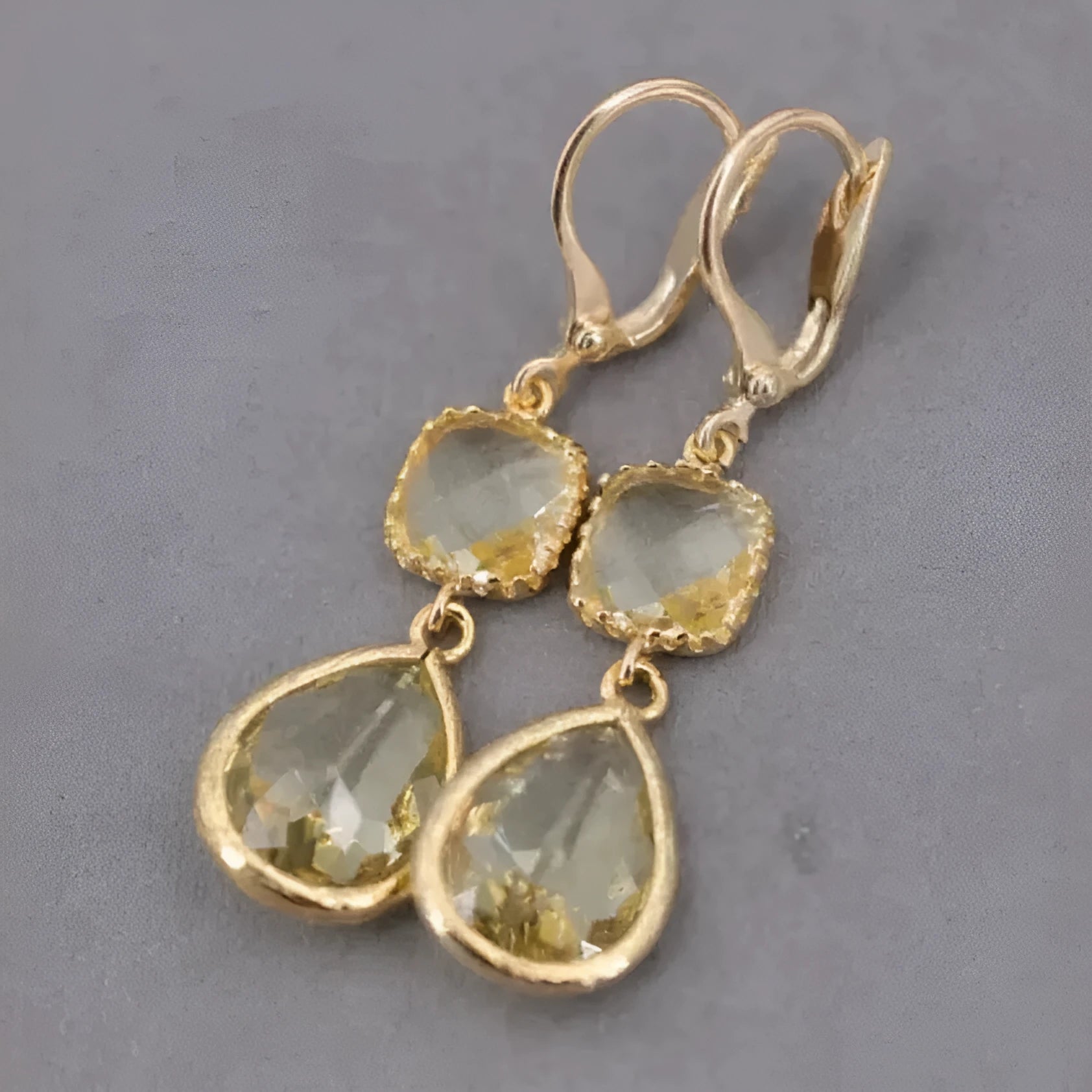 Gold geometric water droplet fringe earrings with retro design on copper base