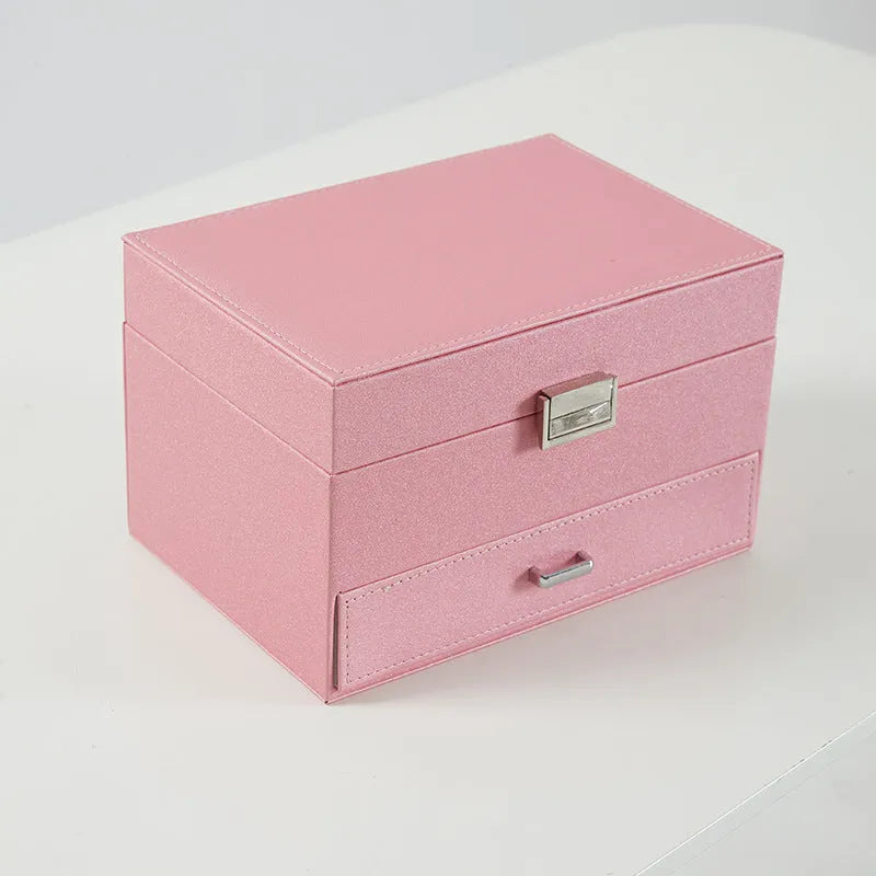Hard-sided PU leather jewellery box in beige colour, dimensions 22.5x15.5x14cm.