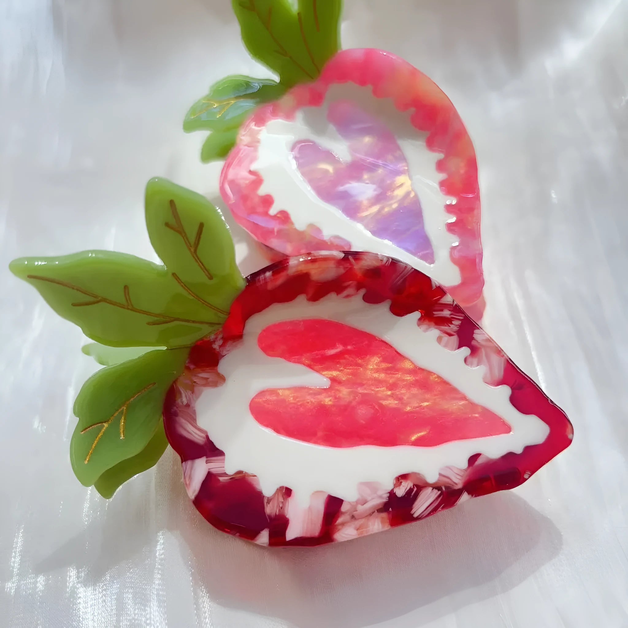 Red strawberry-shaped metal hairpin with pastoral style design