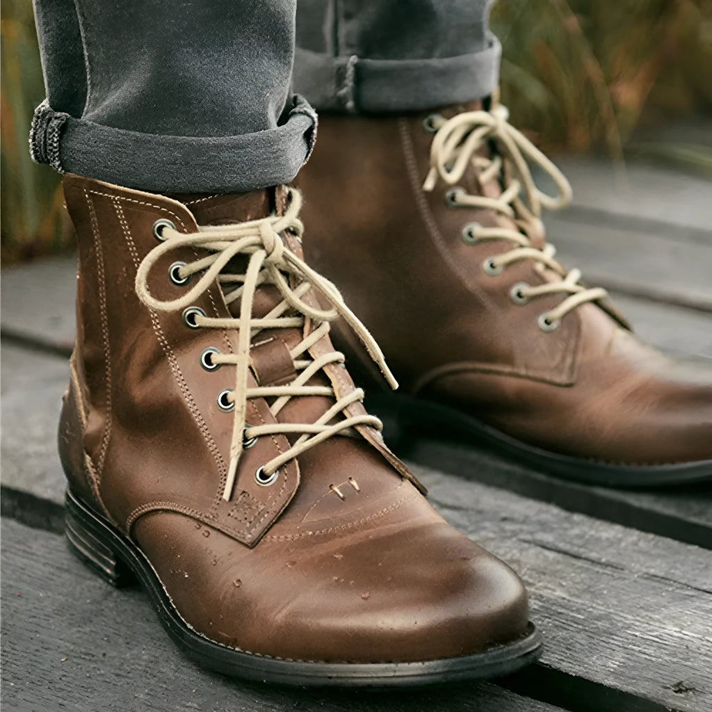 Knight Series men's two-tone leather boots with side zipper in black and brown colours