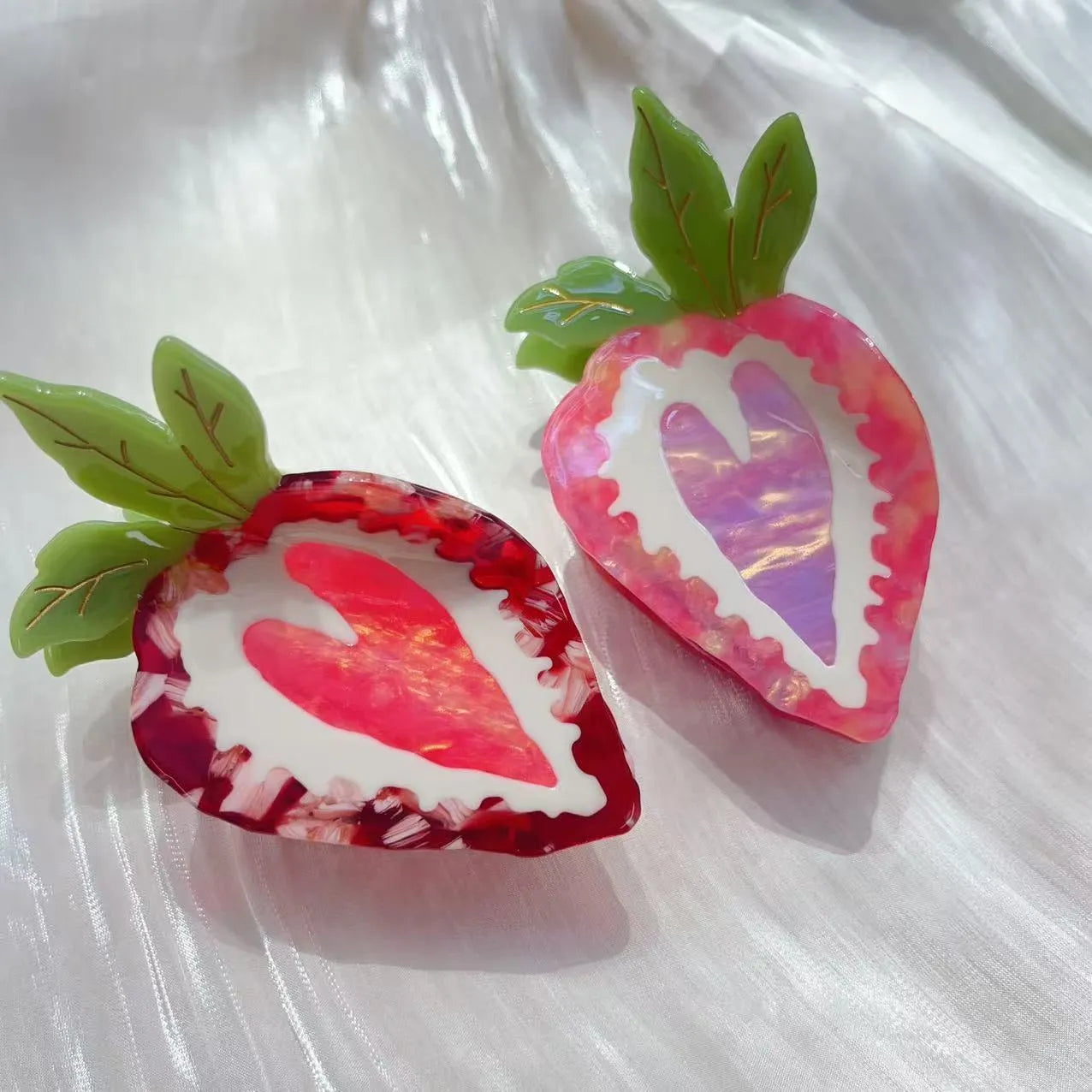 Red strawberry-shaped metal hairpin with pastoral style design