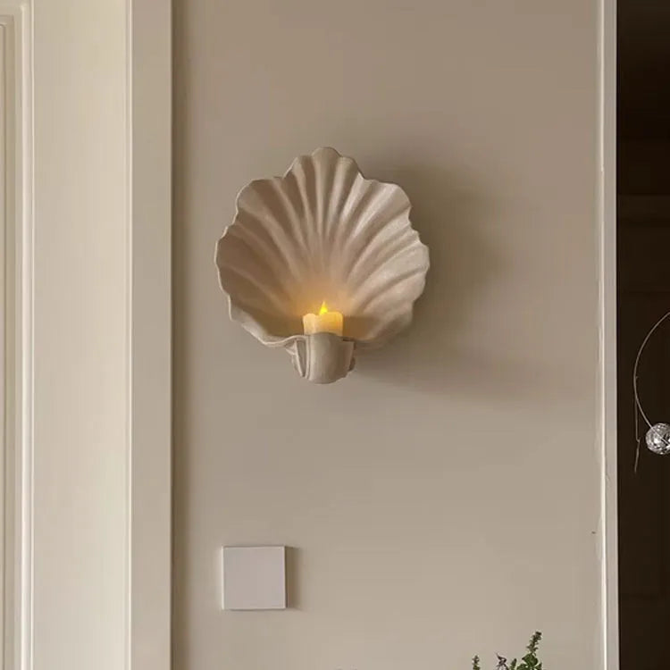 White resin fruit plate decoration with simulation shell design on table
