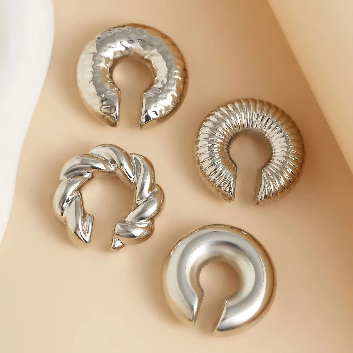 Set of four geometric non-pierced clip earrings for women in gold or silver ins style