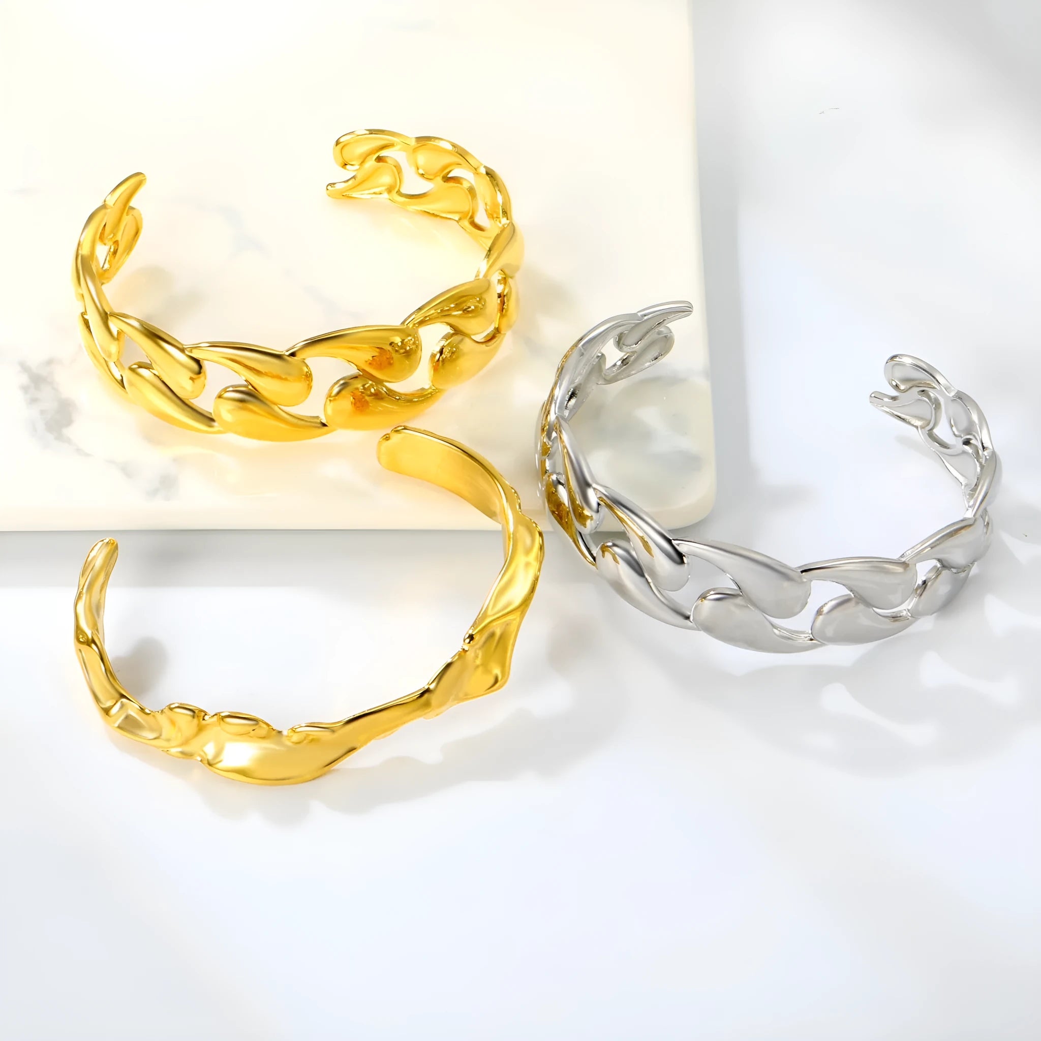 Women's stainless steel alloy bracelet with advanced European American trend styling in silver and gold colour variants