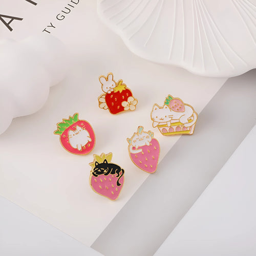 Alloy metal brooch with cat strawberry cake and dripping oil design in five colour options