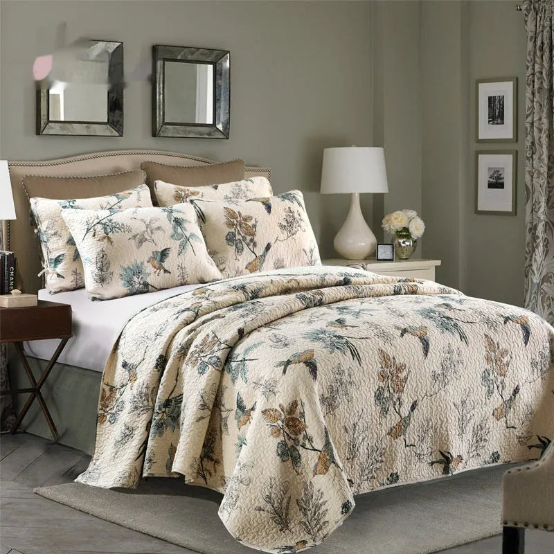 Quilted printed cotton bed cover set with pillowcases on a 1.5-1.8m bed.