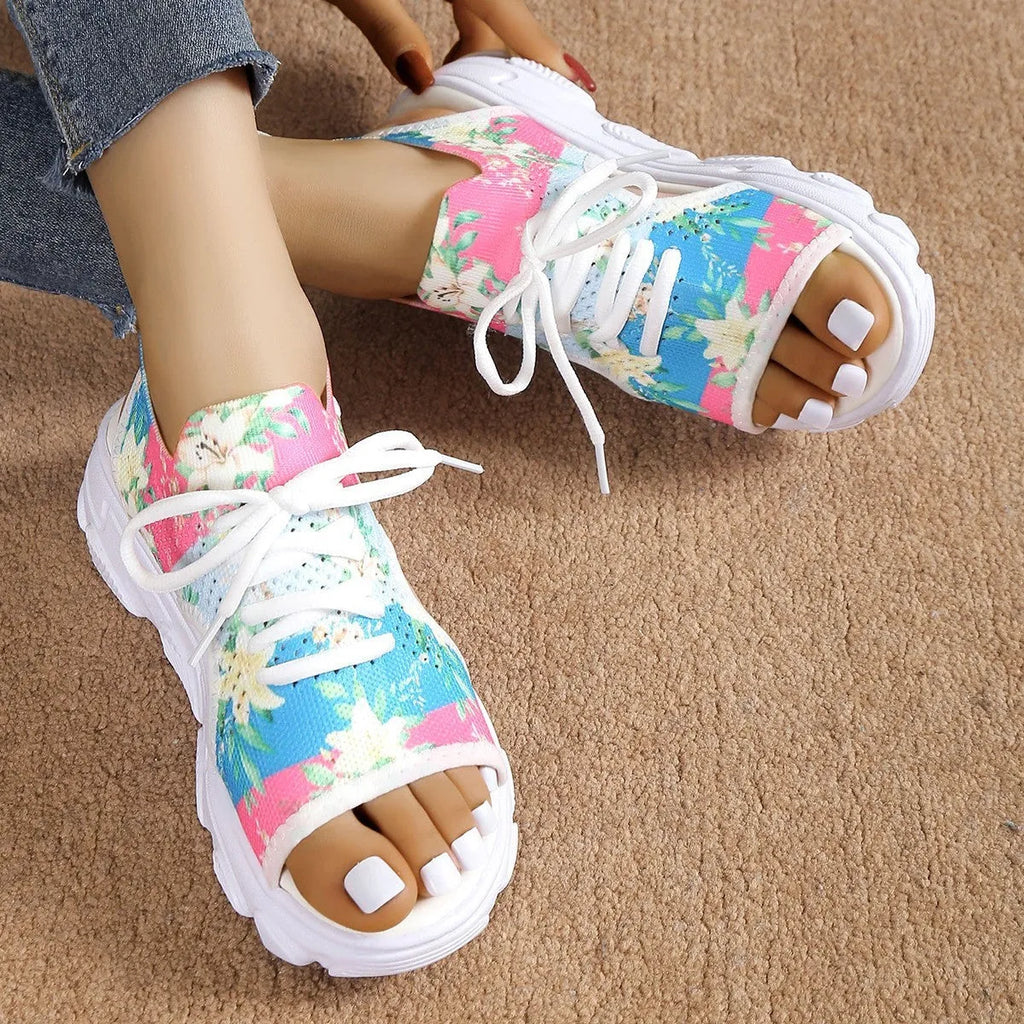 Print lace-up sports sandals with breathable mesh upper and round toe in summer floral design