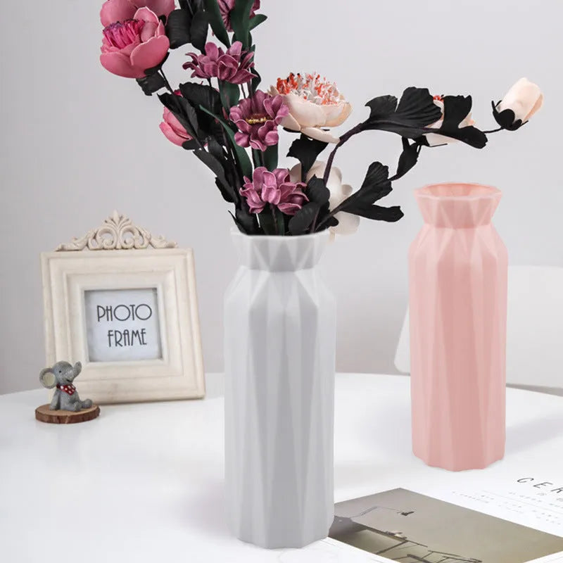 PE plastic injection-moulded melamine vase in green colour with 7.2cm bottom diameter