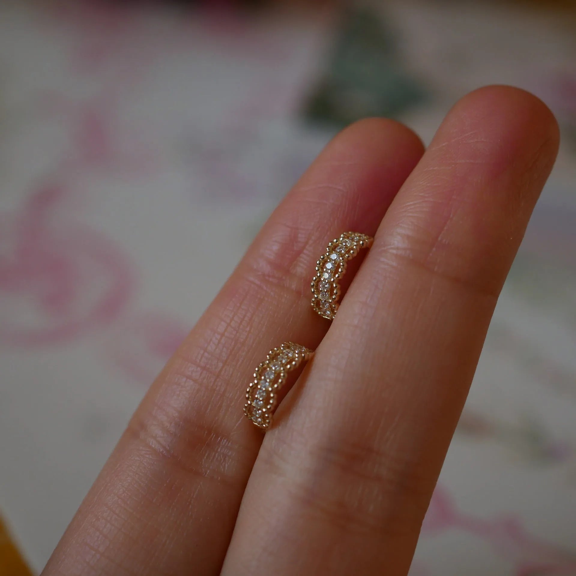 925 silver clip earrings in gold or platinum colour with small ear bone stud design