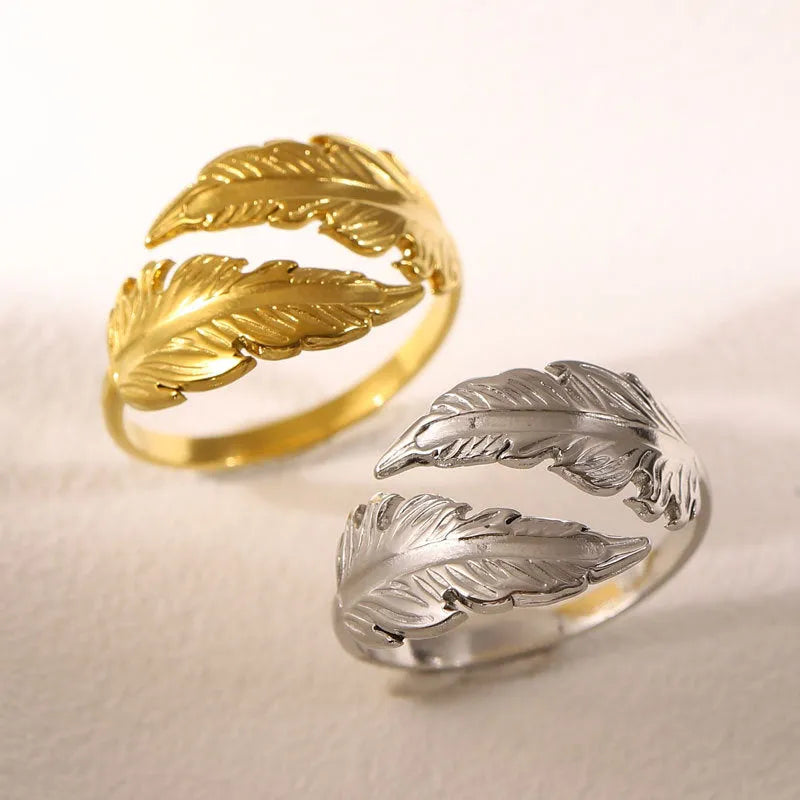 Women's adjustable feather ring in titanium steel with silver or gold electroplated finish