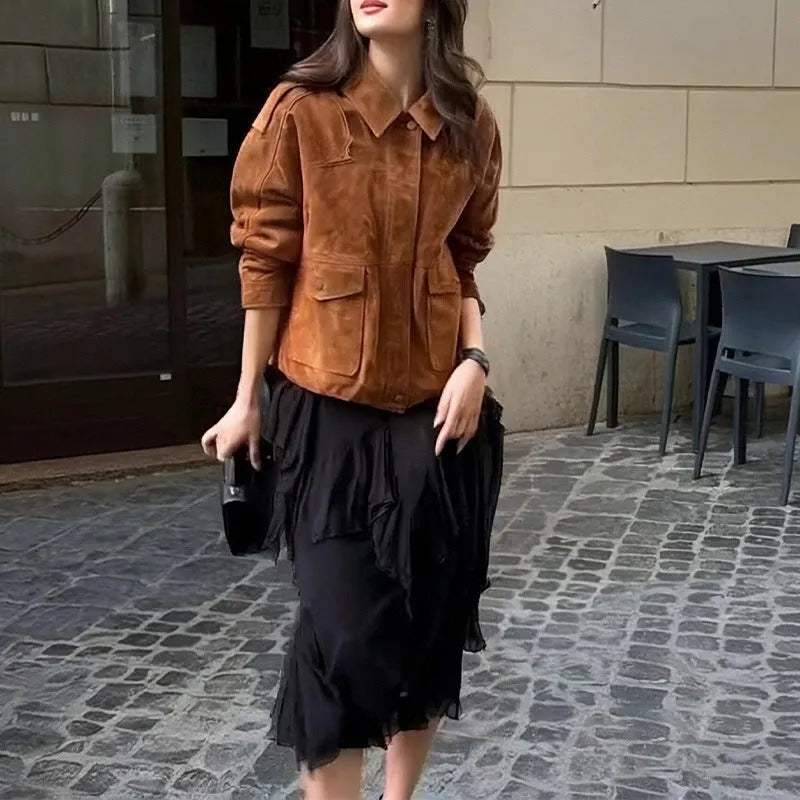 Women's suede coat in street chic style with regular sleeves available in brown colours