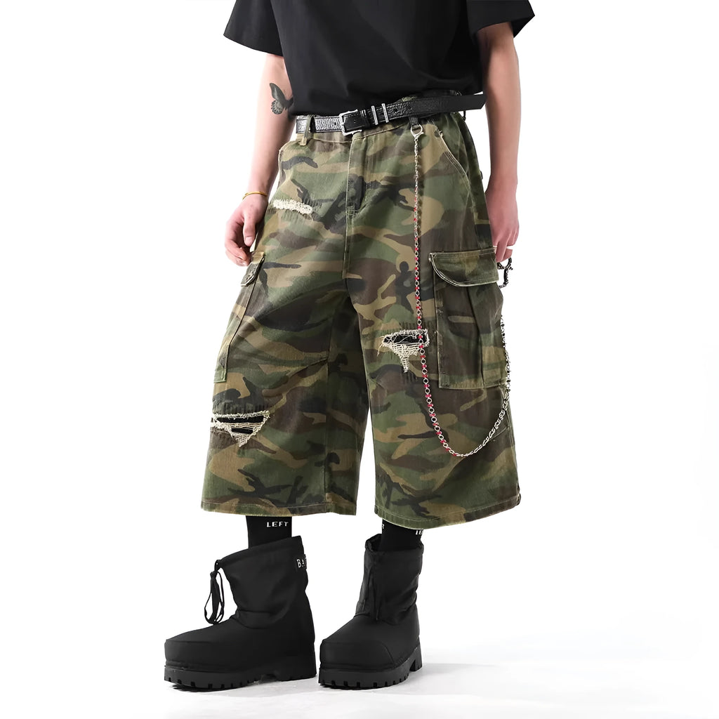 Men's camouflage print cropped denim trousers with elastic waist and straight leg silhouette