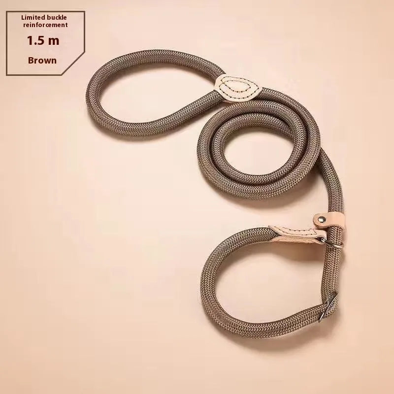 Nylon dog training rope in black, 1.5m length, 1.0cm thickness, on plain background