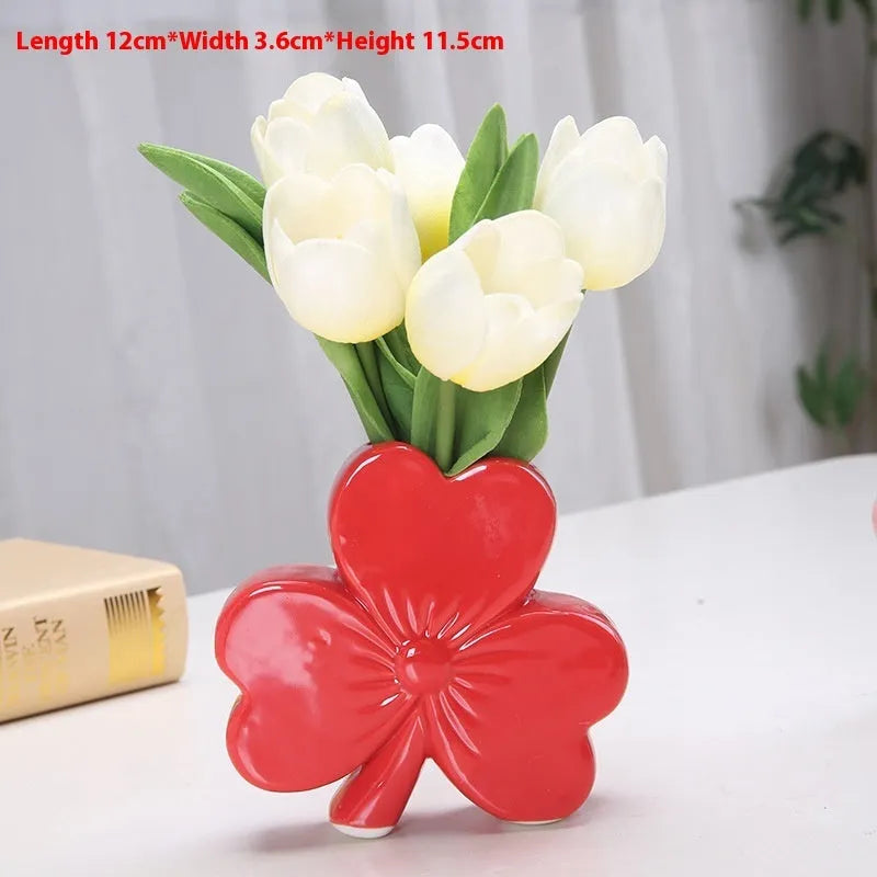 Clover design ceramic vase in European style for desktop decoration