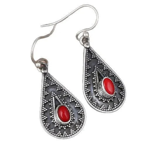 Silver drop-shaped retro earrings for women with red pine gemstone details on zinc alloy.