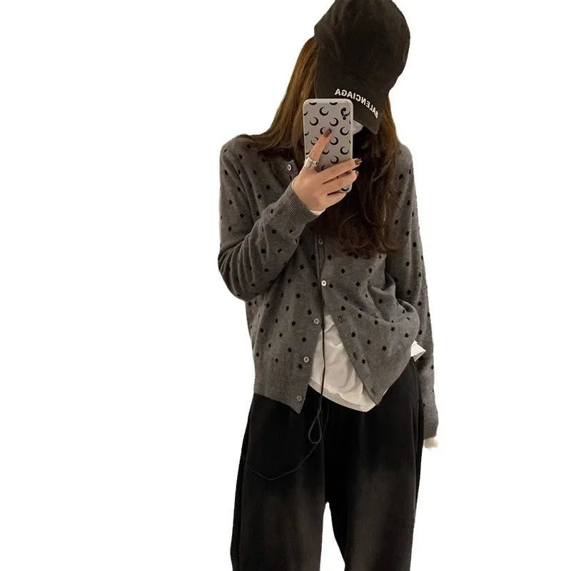 Women's Korean-style grey knitted cardigan with crocheted floral details and long sleeves for autumn wear