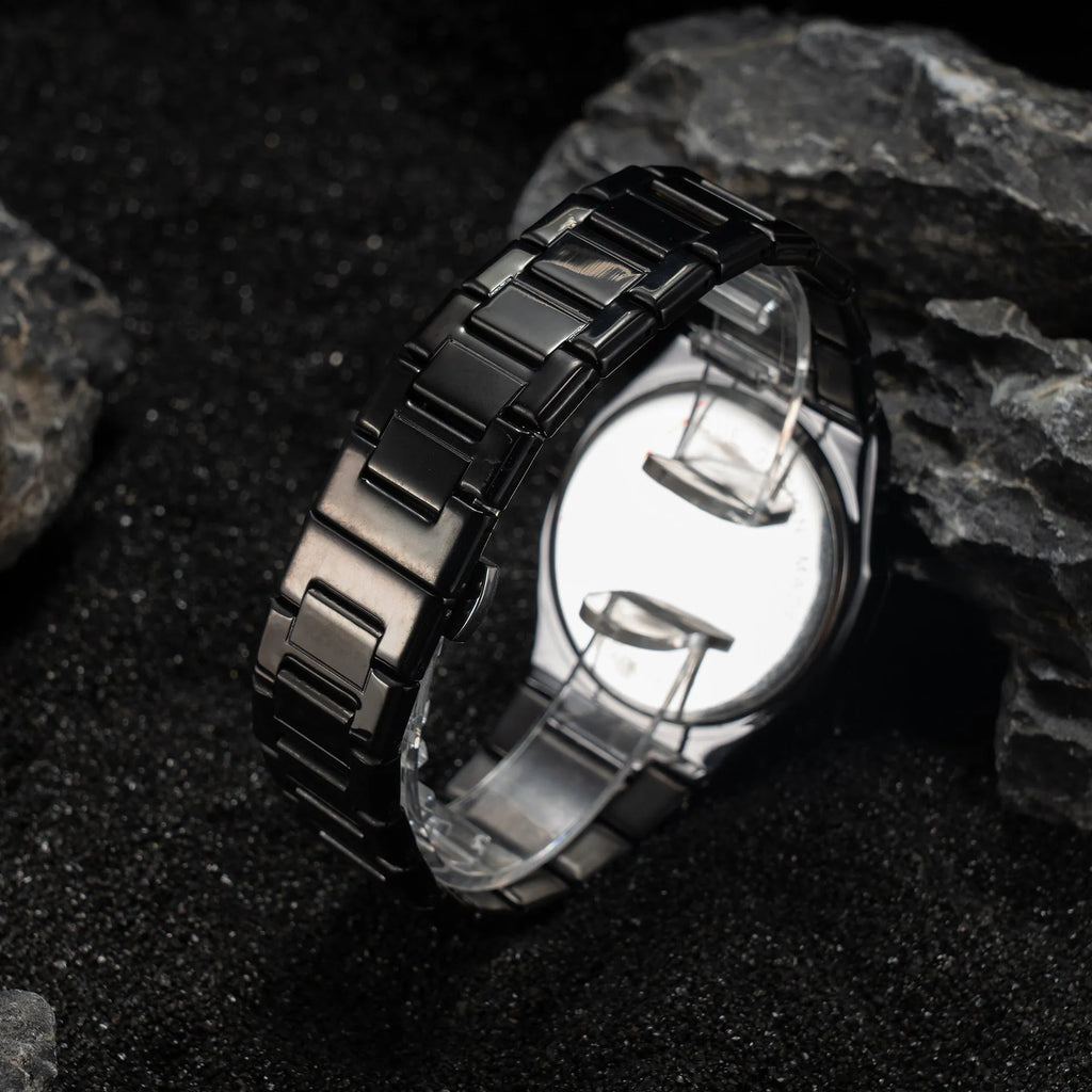Men's business casual watch with stainless steel case and quartz movement in three colour options