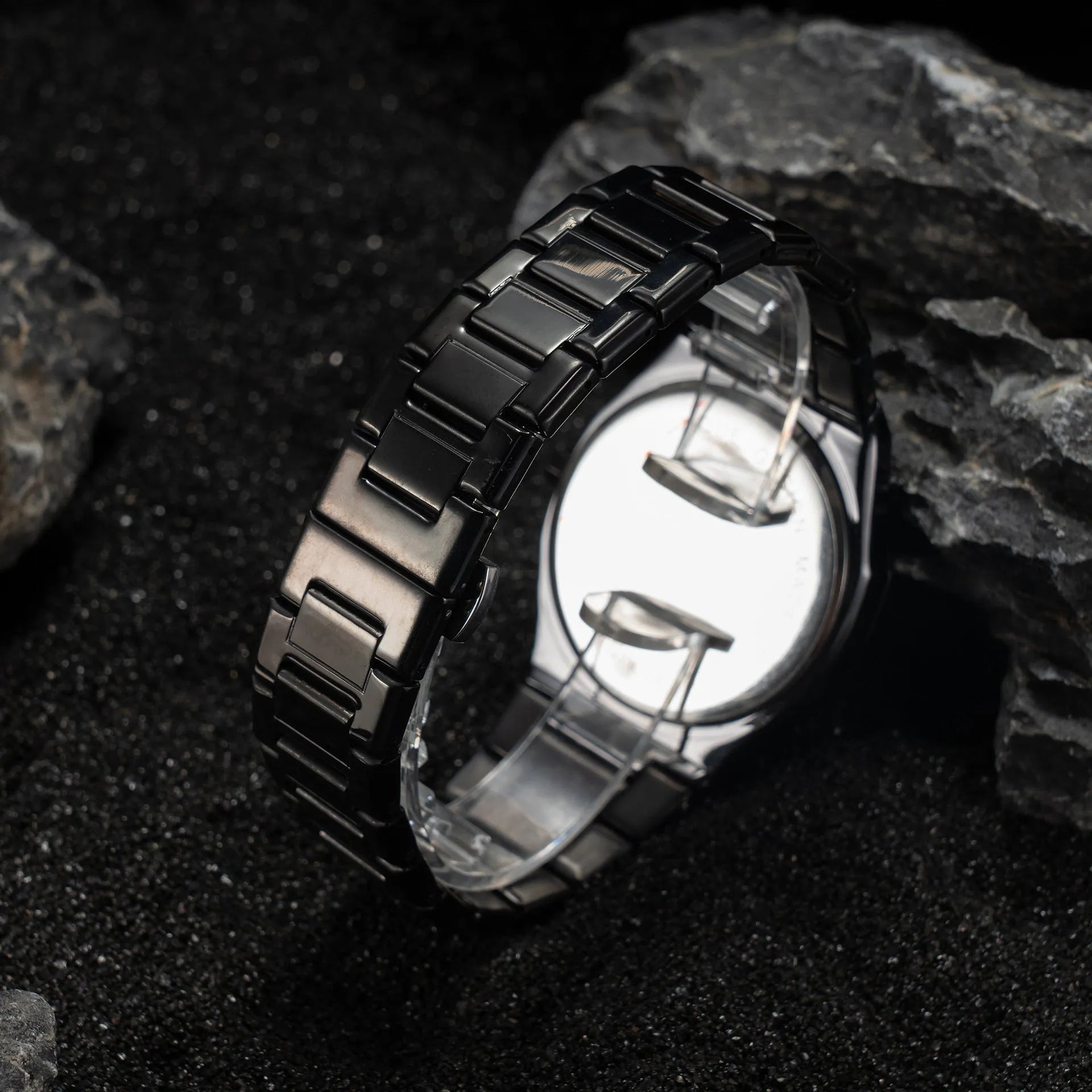 Men's business casual watch with stainless steel case and quartz movement in three colour options