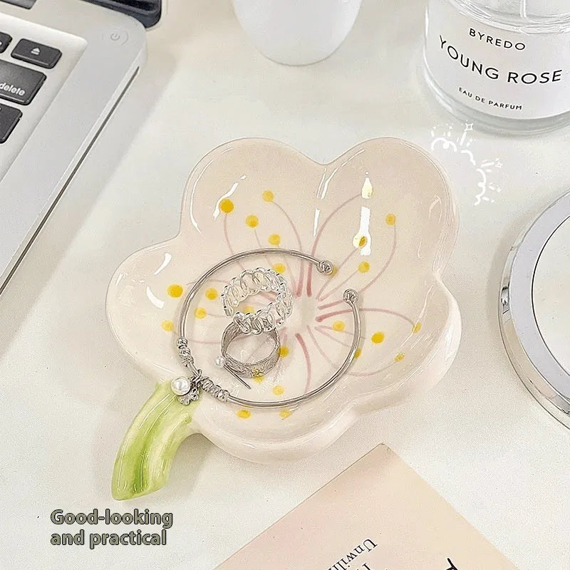 Yellow porcelain tray with a choice of pink or white decorative shell, some versions include a small integrated night light.