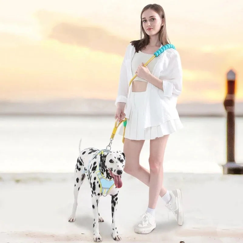Dog traction rope leash with anti-slip foam handle measuring 140cm in length