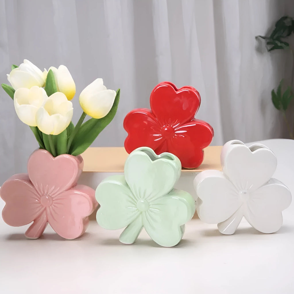 Clover design ceramic vase in European style for desktop decoration