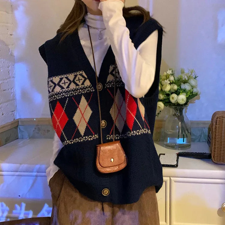Women's sleeveless cardigan with diamond plaid pattern in loose fit